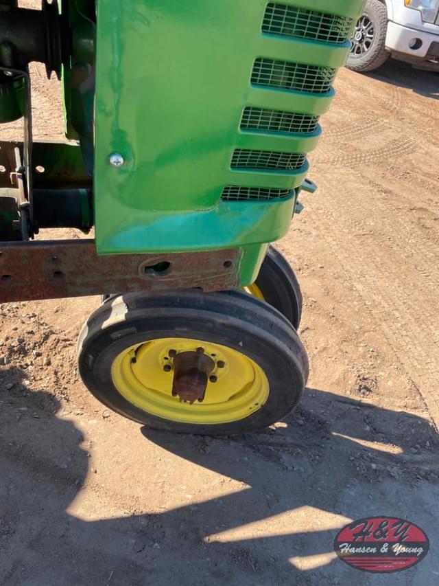 Image of John Deere B equipment image 4