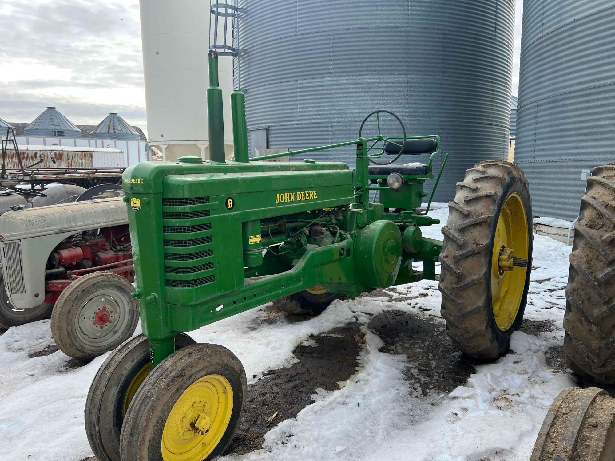 John Deere B Equipment Image0