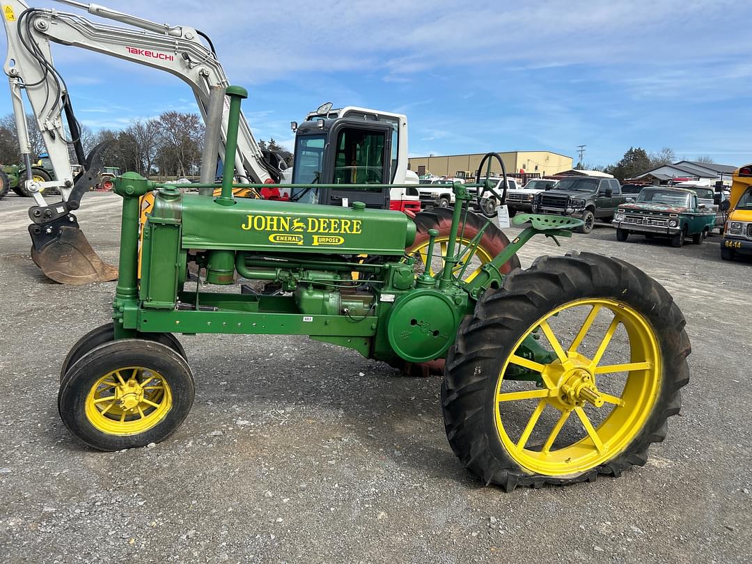 Image of John Deere B Primary image