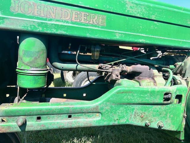 Image of John Deere B Image 1