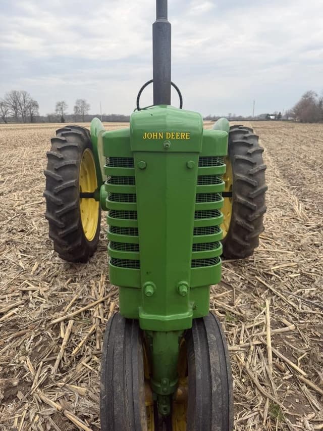 Image of John Deere B equipment image 1