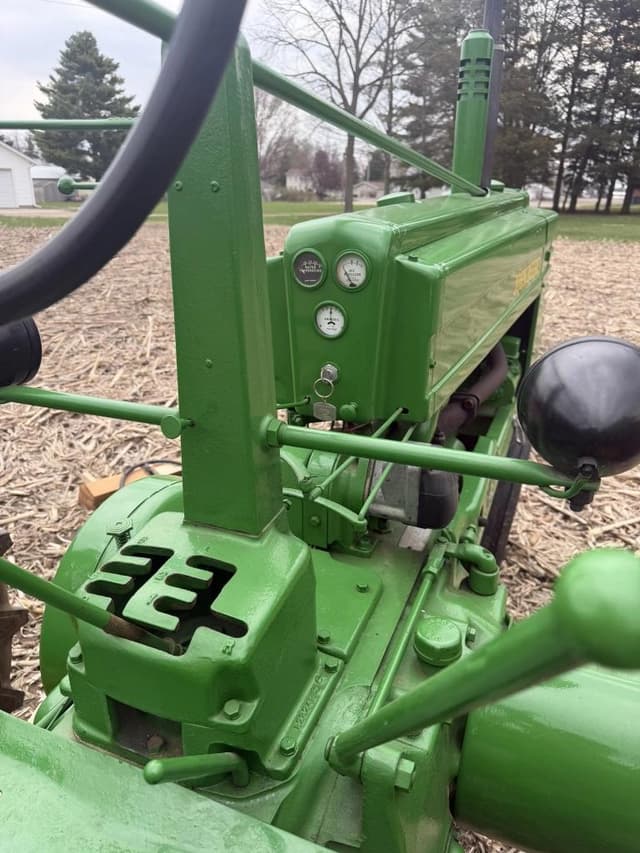Image of John Deere B equipment image 4
