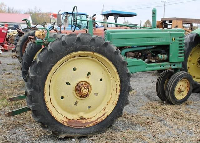 Image of John Deere B equipment image 1