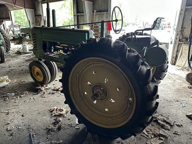 Image of John Deere B equipment image 2
