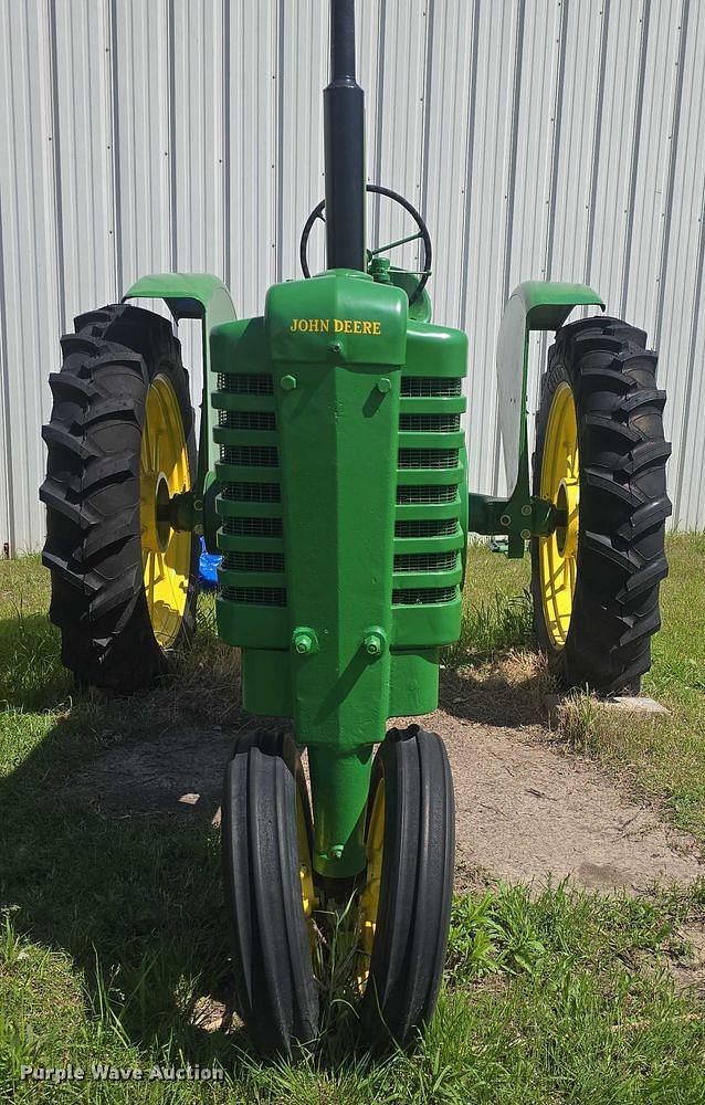 Image of John Deere B equipment image 1