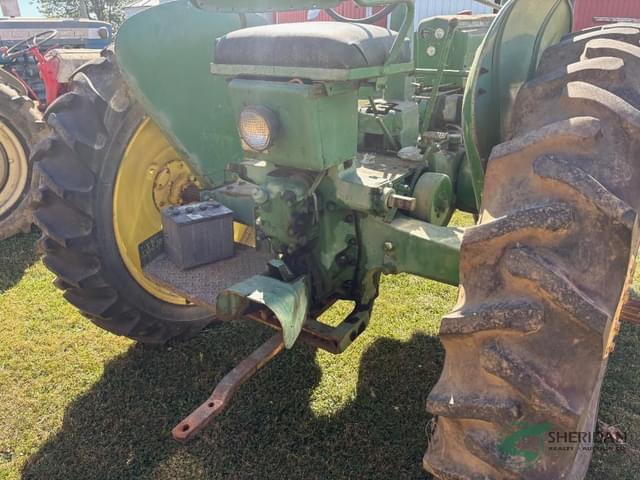 Image of John Deere B equipment image 3