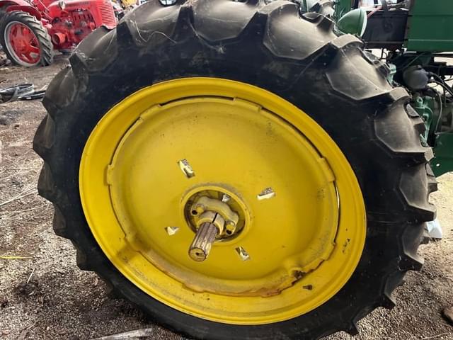 Image of John Deere B equipment image 4