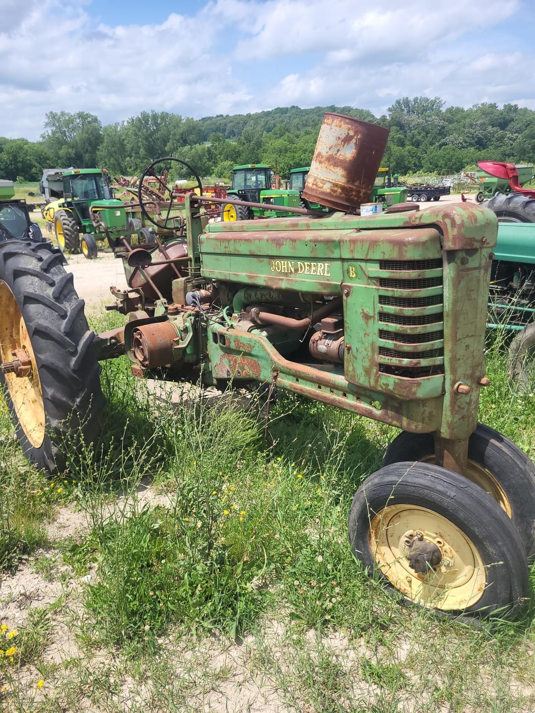Image of John Deere B Image 1