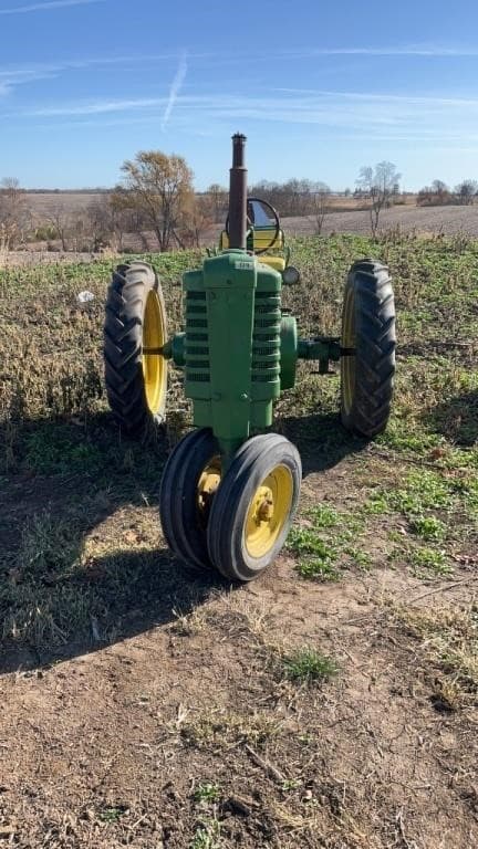 Image of John Deere B equipment image 1