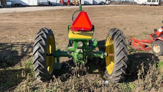 Image of John Deere B equipment image 4