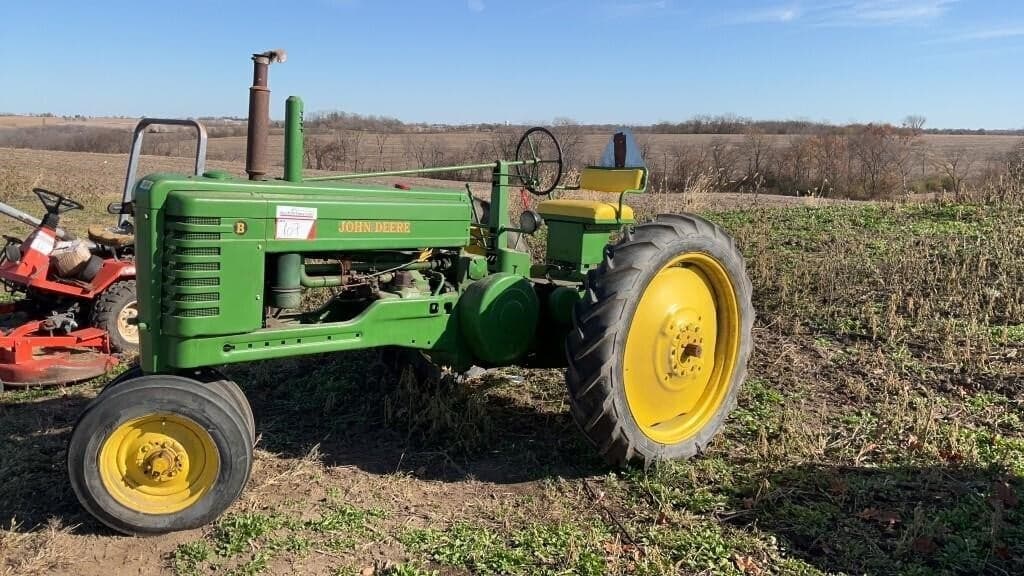 Image of John Deere B Primary image