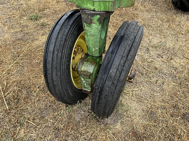 Image of John Deere B equipment image 4