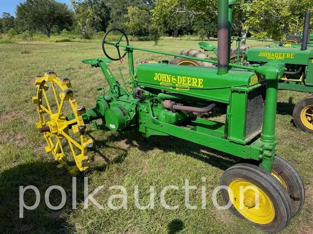 Image of John Deere B Primary image