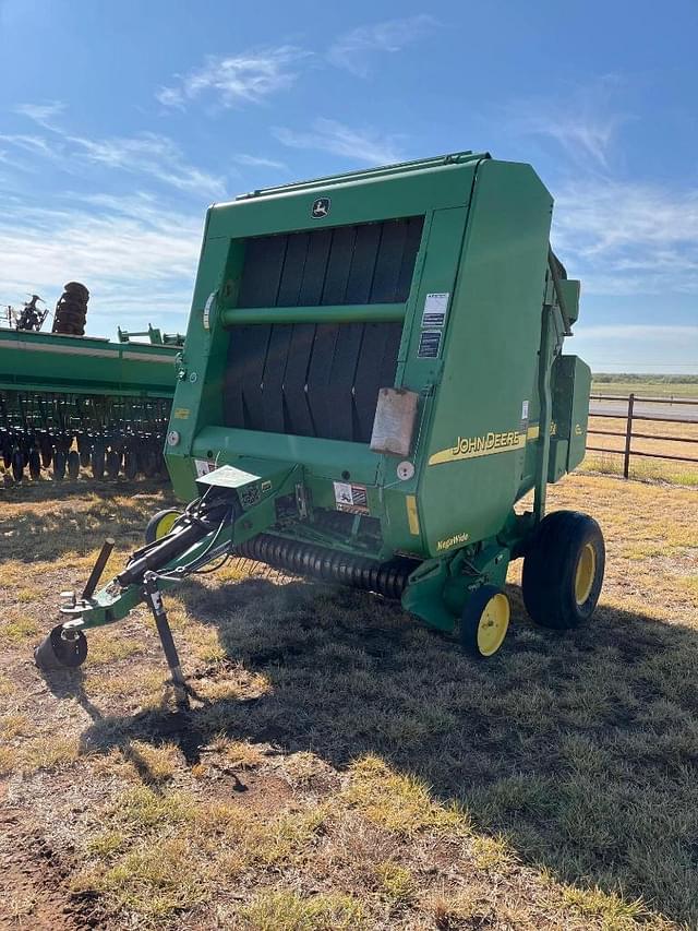 Image of John Deere 567 MegaWide equipment image 1