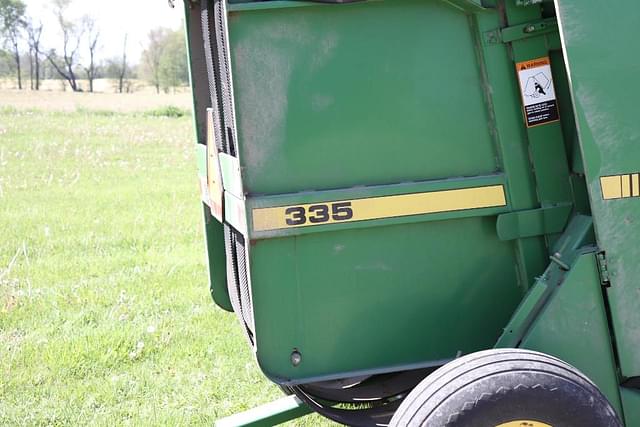 Image of John Deere 335 equipment image 2