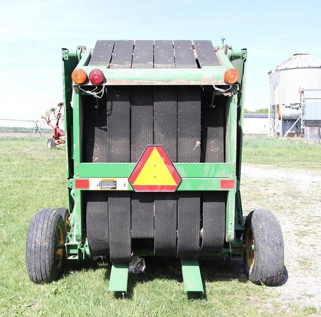 Image of John Deere 335 equipment image 4
