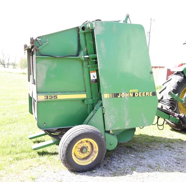 Image of John Deere 335 equipment image 1