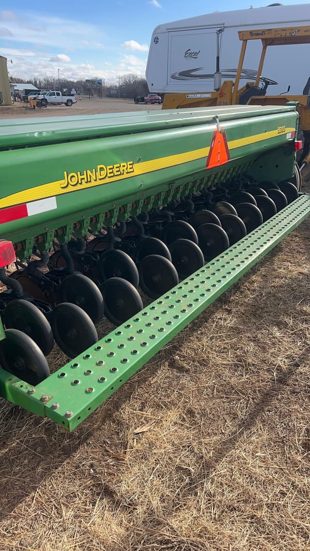 Image of John Deere BD1113 equipment image 1