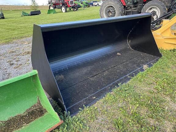 Image of John Deere Wheel Loader Bucket Image 0