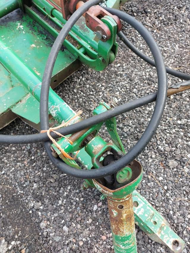 Image of John Deere 127 equipment image 4