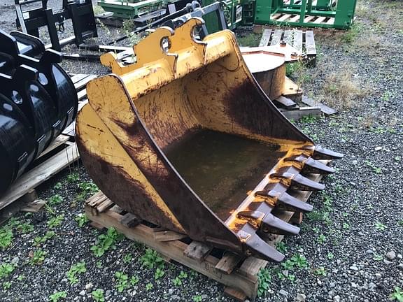 Image of John Deere Compact Excavator Bucket equipment image 1