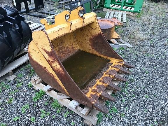 Image of John Deere Compact Excavator Bucket equipment image 3