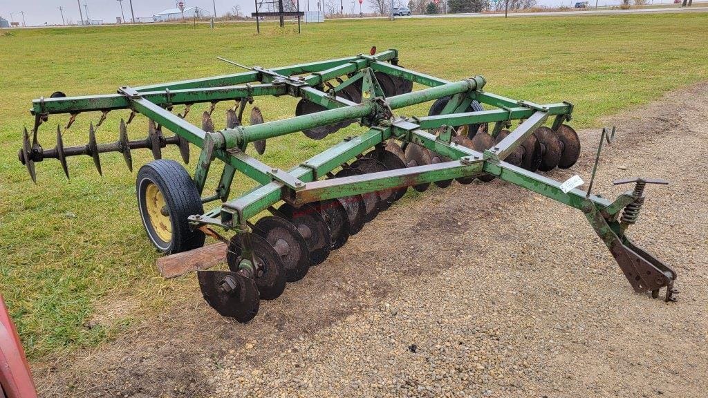 John Deere BW Equipment Image0