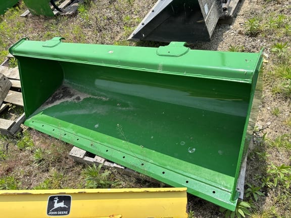John Deere Bucket Equipment Image0