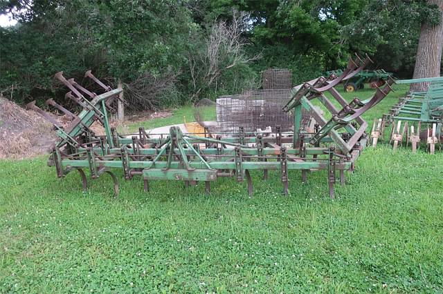 Image of John Deere C10 equipment image 1