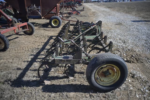 Image of John Deere C10 equipment image 3