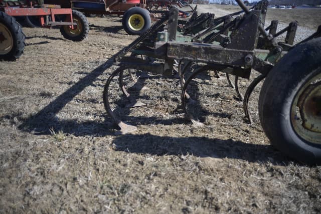 Image of John Deere C10 equipment image 4