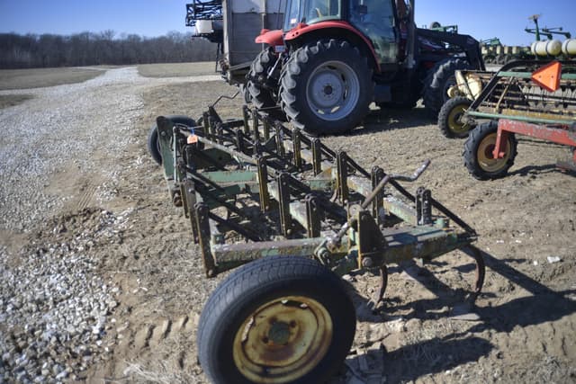 Image of John Deere C10 equipment image 1