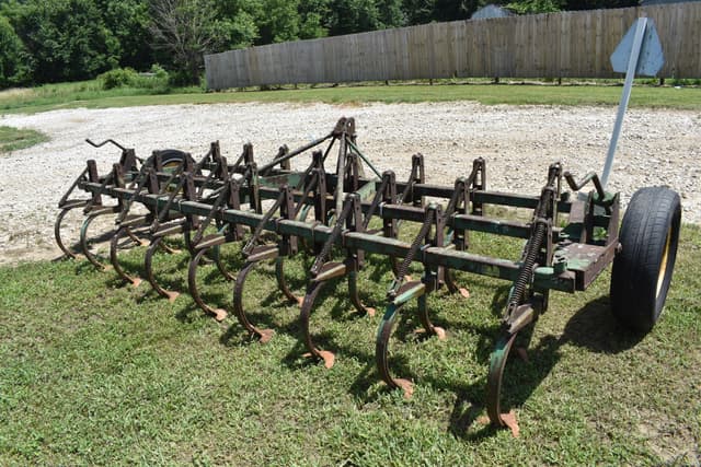 Image of John Deere C10 equipment image 3