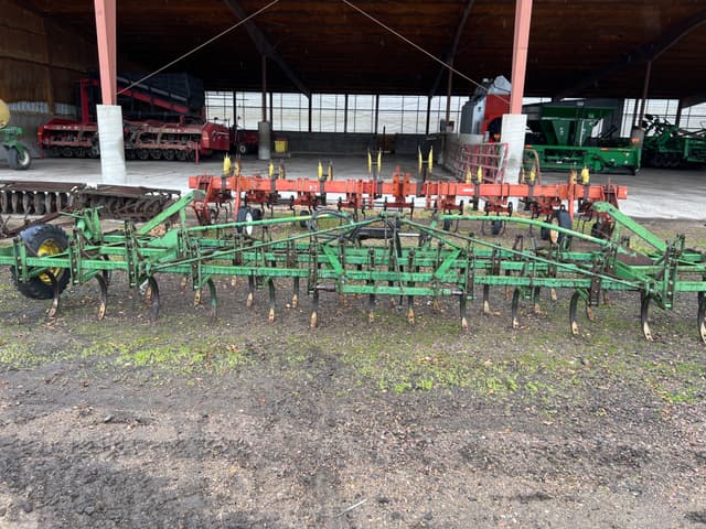 Image of John Deere C11 equipment image 1