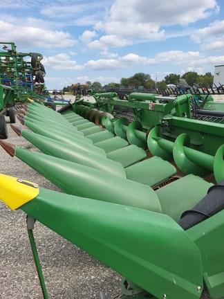 Image of John Deere C12F Image 1