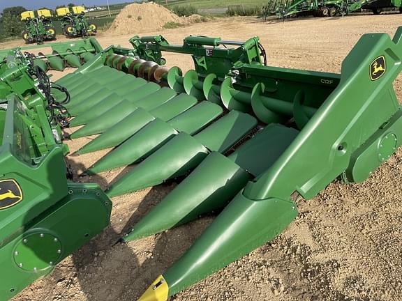 Image of John Deere C12F equipment image 2