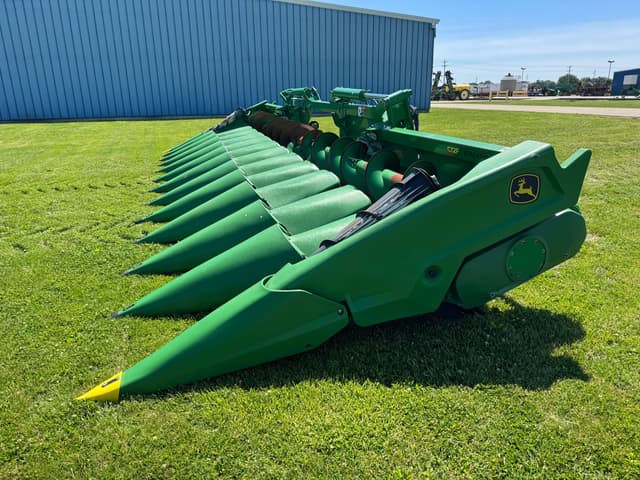 Image of John Deere C12F equipment image 2