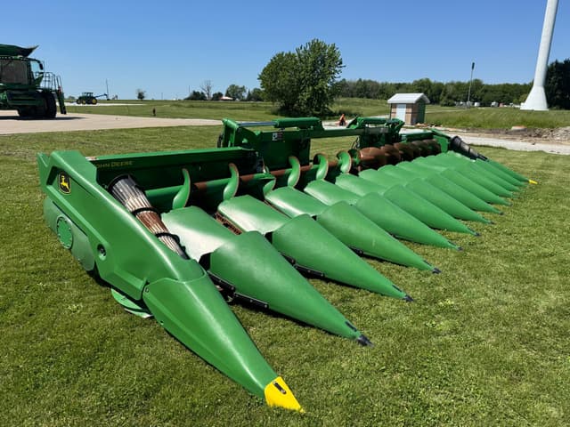Image of John Deere C12F equipment image 1