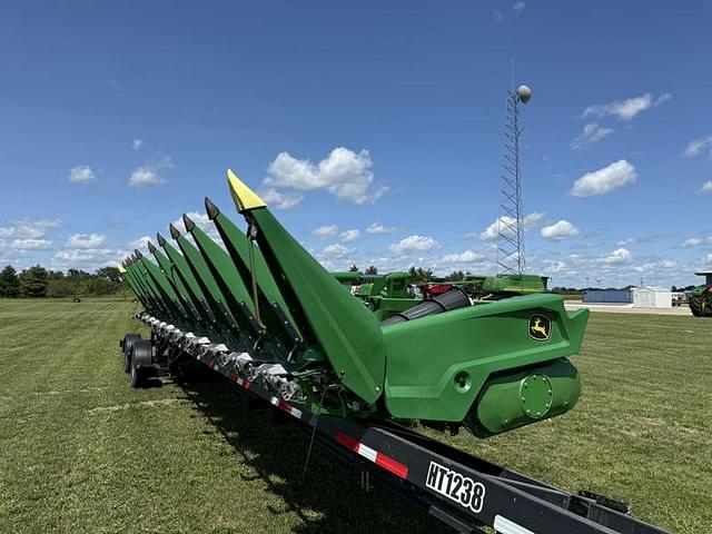 Image of John Deere C12F equipment image 1