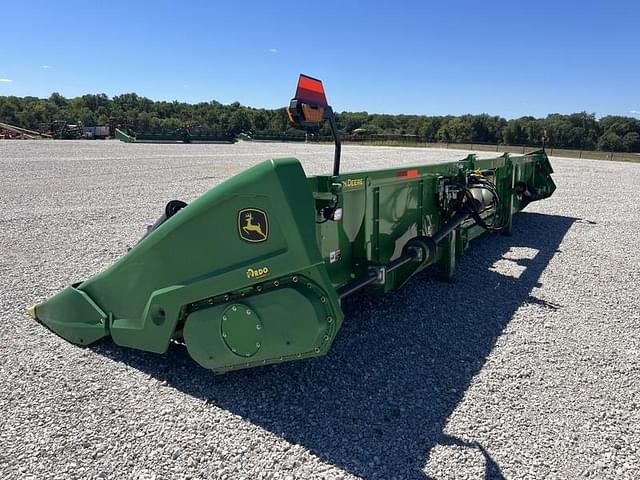 Image of John Deere C18R equipment image 4