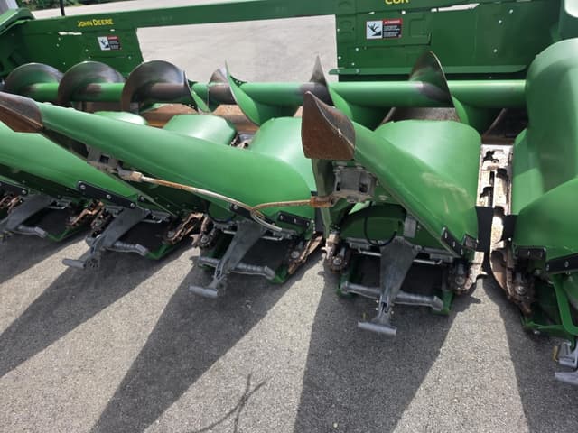 Image of John Deere C6R equipment image 4