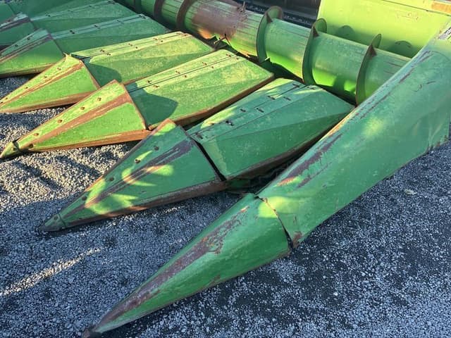 Image of John Deere C6R equipment image 1