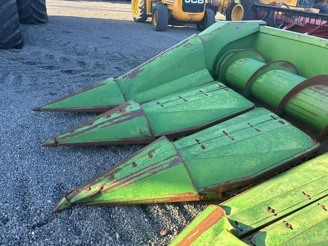 Image of John Deere C6R equipment image 4