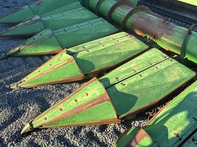 Image of John Deere C6R equipment image 3