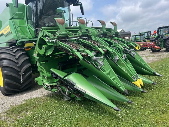 Image of John Deere C8F Primary image