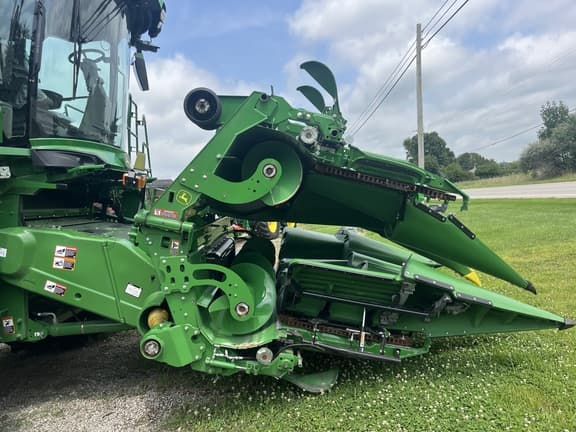 Image of John Deere C8F equipment image 1