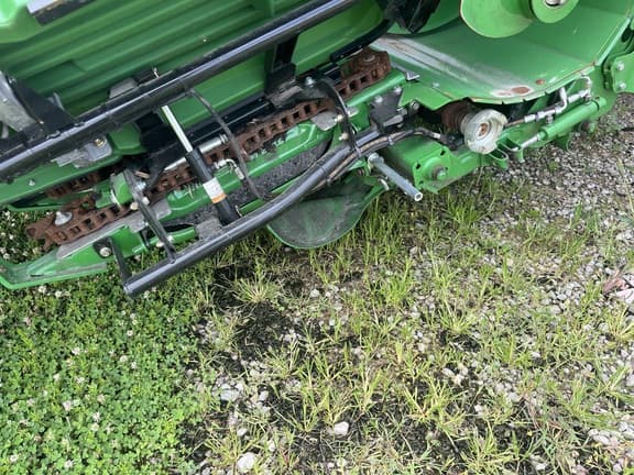 Image of John Deere C8F equipment image 4