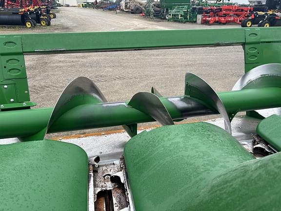 Image of John Deere C8R equipment image 3