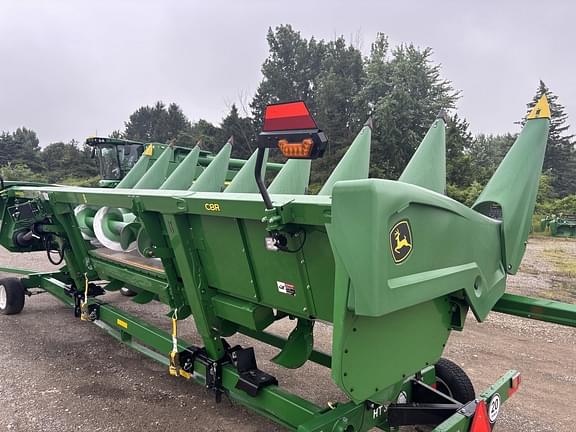Image of John Deere C8R equipment image 4