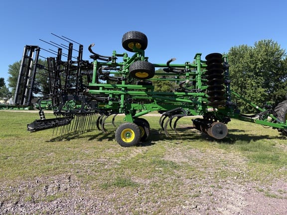 2025 John Deere CC19 Equipment Image0